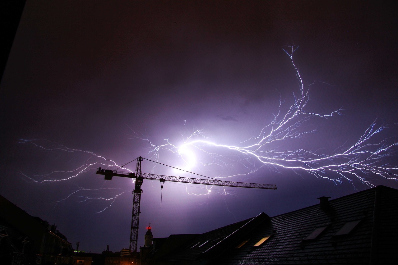 Sommerunwetter: Welche Versicherung zahlt?