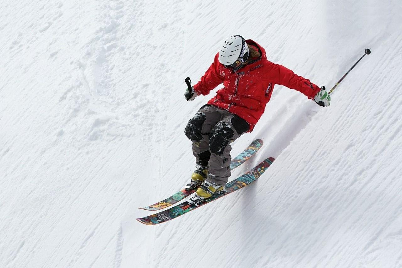 Auf die Skipiste am besten mit Haftpflichtschutz