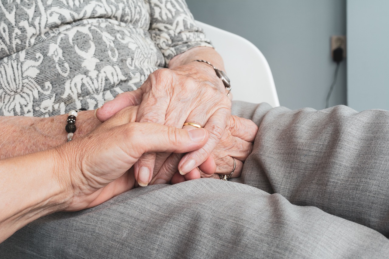 Für den Pflegefall besser selbst vorsorgen
